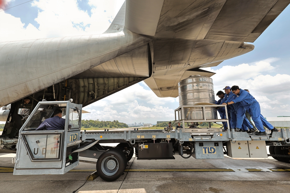 Govt to intensify cloud seeding in Melaka as first attempt yields limited impact, says DPM Zahid