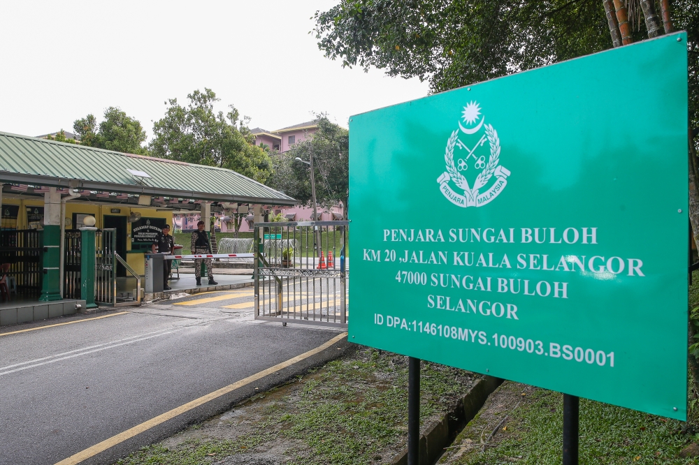 Police warn public not to aid escapee from Sungai Buloh Prison