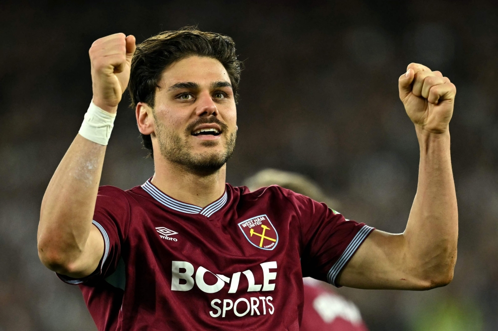 Wolves routed 4-0 by West Ham as Spurs slide into Premier League bottom three