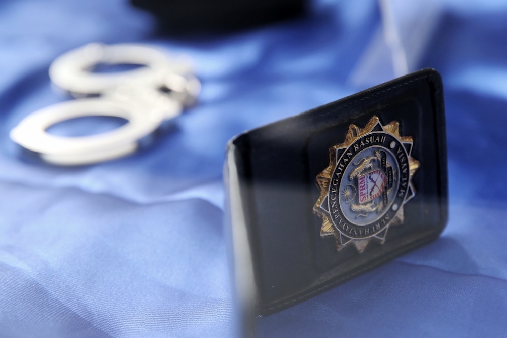 MACC tracks RM203m foreign fund flows linked to ex-CEO in share sale scandal MACC tracks RM203m foreign fund flows linked to ex-CEO in share sale scandal