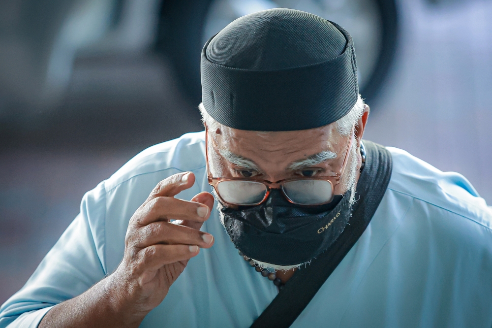 In a separate sessions court, Abdol Razak Nawab Din, 69, was charged with two counts of dishonestly submitting forged documents to an immigration officer on May 11, 2023, and June 2, 2023, at the Selangor Immigration Department, PKNS Complex. — Bernama pic 