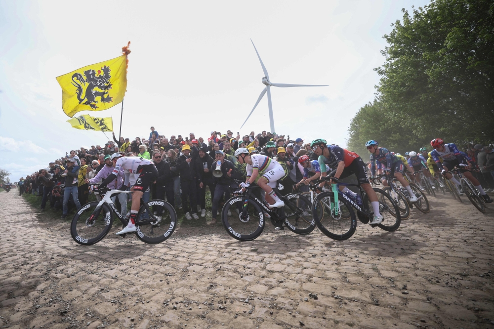 Pogacar Gagal di Paris-Roubaix, Tetapi Rekod Besar Masih Boleh Dikejar