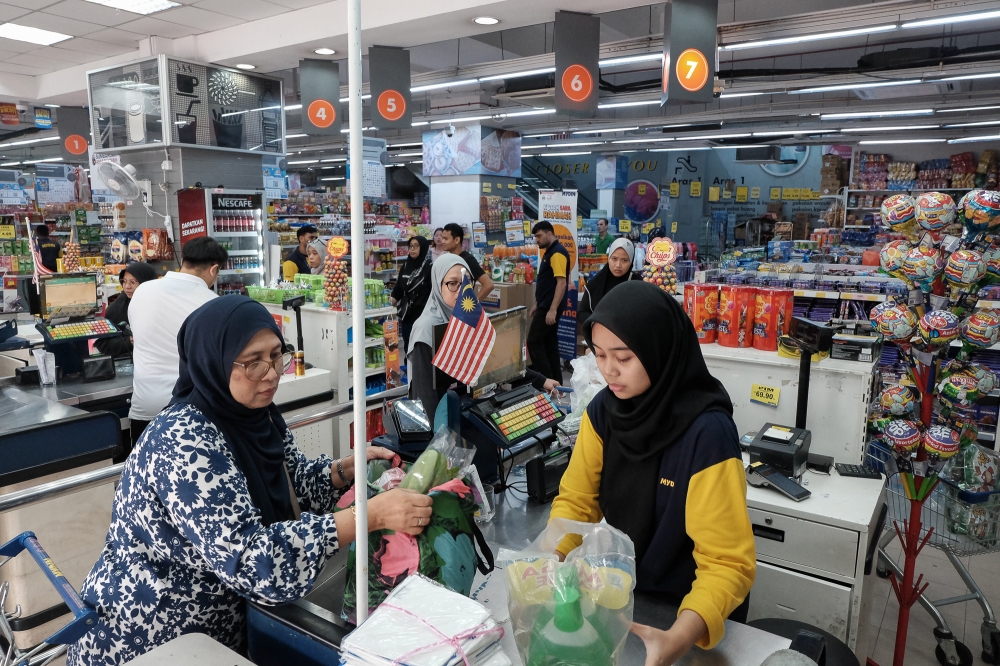 No need for panic buying as supply of basic goods stable, says Domestic Trade Ministry