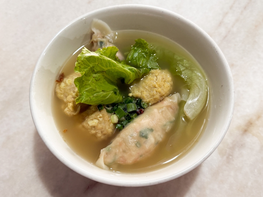 Dumplings and Fish Puffs Noodles is one of the pre-fixed combinations on the menu — Picture by Lee Khang Yi