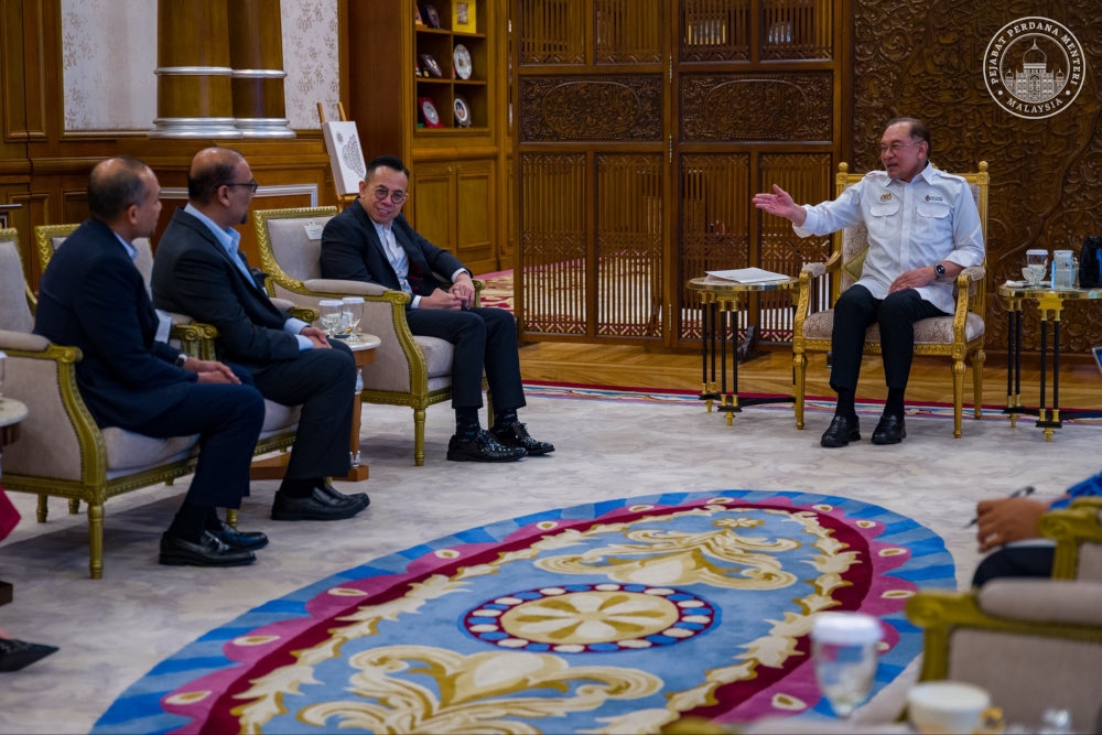 Anwar urges Bank Rakyat to reinvent, stay competitive