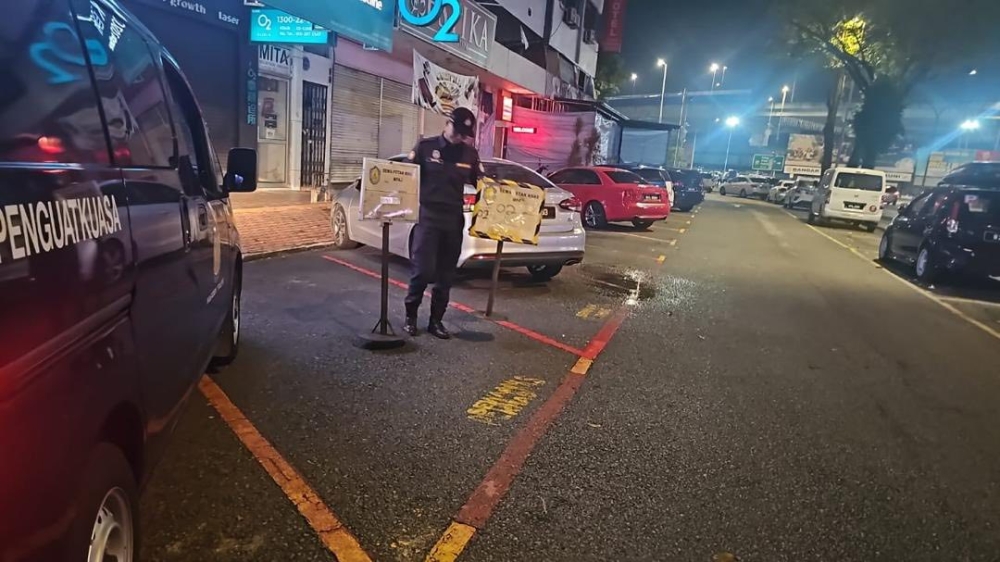Red bays are public after 6.30pm — MPAJ warns businesses against ‘chop’ culture following Ampang Point ops