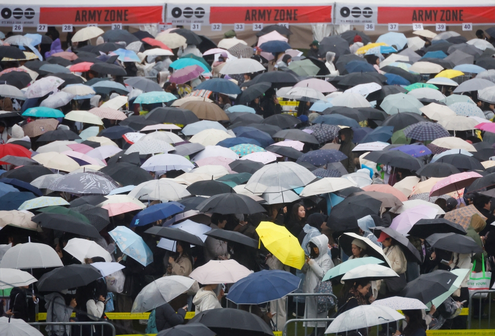 Record 2.06 million tourists flock to South Korea in March on BTS boost, China rebound and K‑culture’s ‘worldwide popularity’