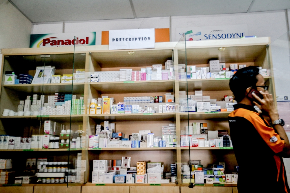 Govt keeps medical supplies steady, but monitors slight shortages in some devices