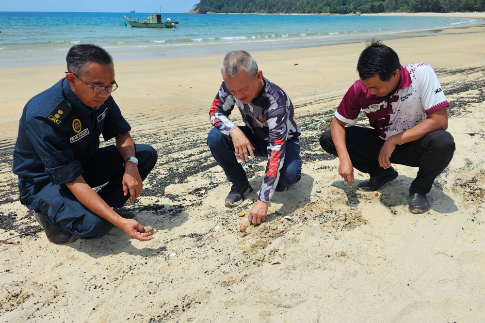 Terengganu orders action as DOE identifies vessel behind 3km-long Pantai Teluk Kalong oil spill