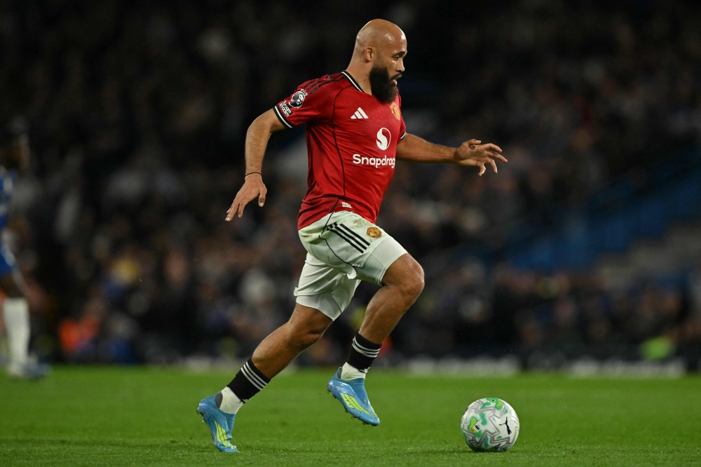 Man United tighten grip on top four as Spurs sink deeper into relegation row