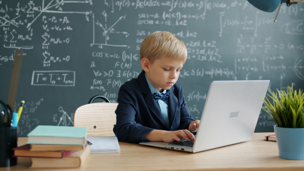 The author argues that AI should not be treated as a threat to education but as a catalyst for transforming it, urging a shift from memorisation to critical thinking, from teaching to facilitation, and from product-based assessment to process-driven learning. — Unsplash pic