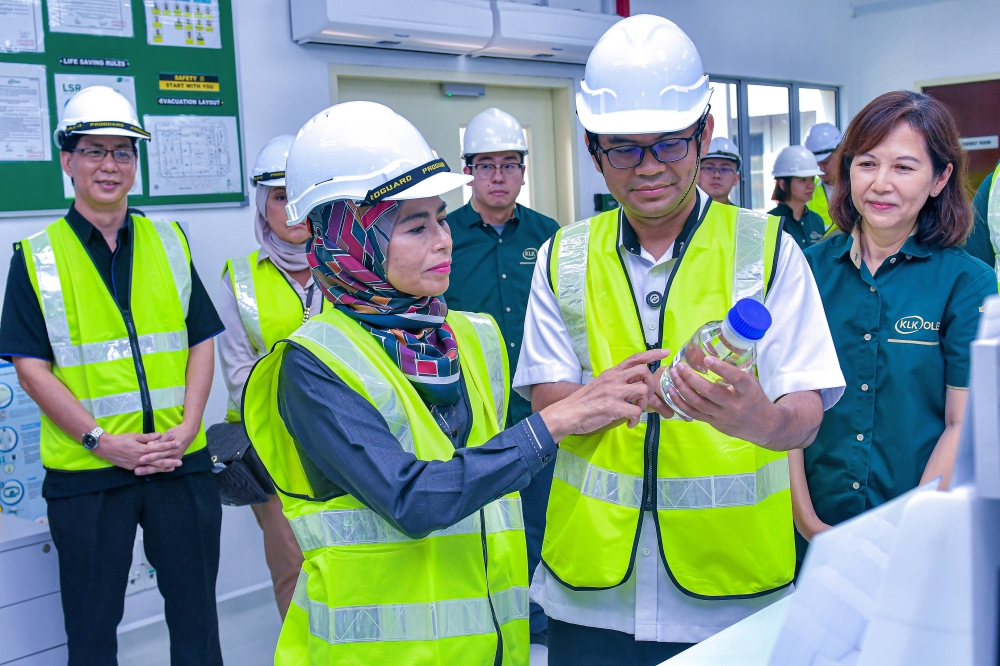 Economy minister says B20 biodiesel already tested, motorists given time to adapt since 2020