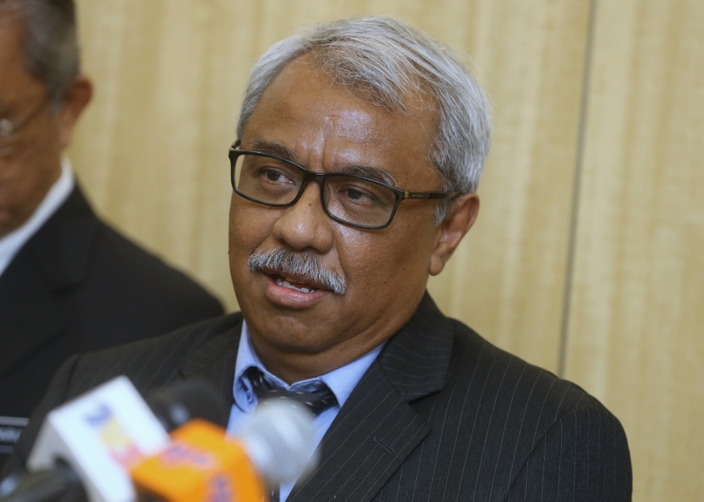 Khazanah Research Institute chairman Nungsari Ahmad Radhi said the crisis is fundamentally a supply constraint, particularly in crude oil and its downstream products. — Picture by Zuraneeza Zulkifli