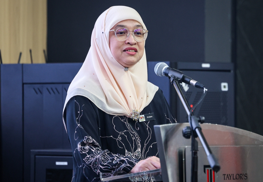 Deputy Director-General of Education (Policy and Curriculum Sector) Rusmini Ku Ahmad speaks at the ‘BacaBaca Project: Celebrates the Transformative Reading Journeys of 100 Children’ event in Subang Jaya April 18, 2026. — Bernama pic