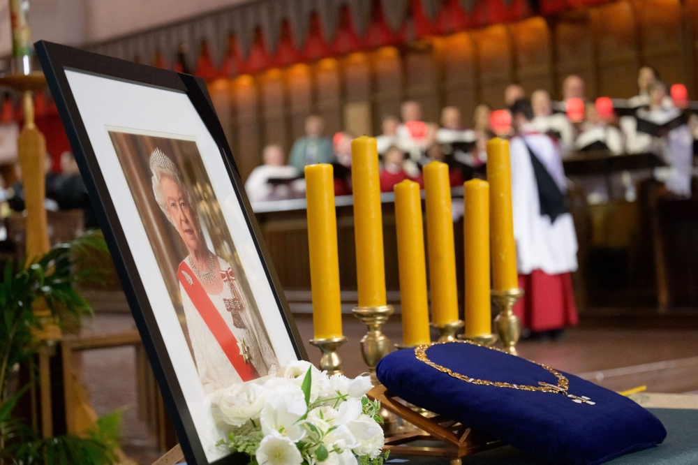 British royals commission official biography of Queen Elizabeth II