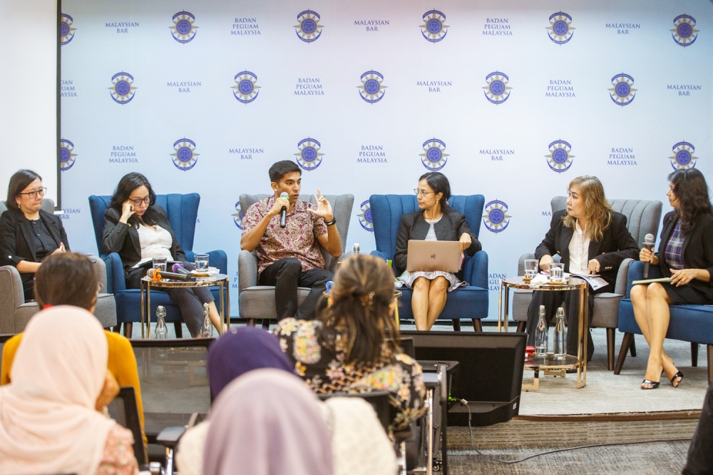 Muar Member of Parliament Syed Saddiq Abdul Rahman speaks at a forum discussing the separation of powers between the Attorney General and Public Prosecutor in Kuala Lumpur April 20, 2026. — Picture by Raymond Manuel