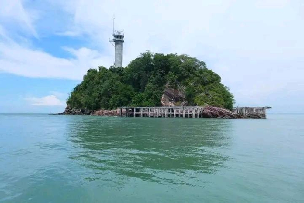 Decomposed body found on Pulau Angsa coast, Kuala Selangor police open murder probe