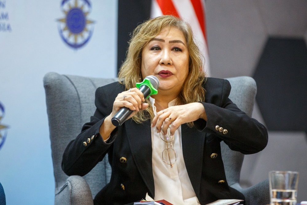 Past President of the Malaysian Bar Karen Cheah Yee Lynn speaks at a forum discussing the separation of powers between the Attorney General and Public Prosecutor in Kuala Lumpur. April 20, 2026—Picture by Raymond Manuel