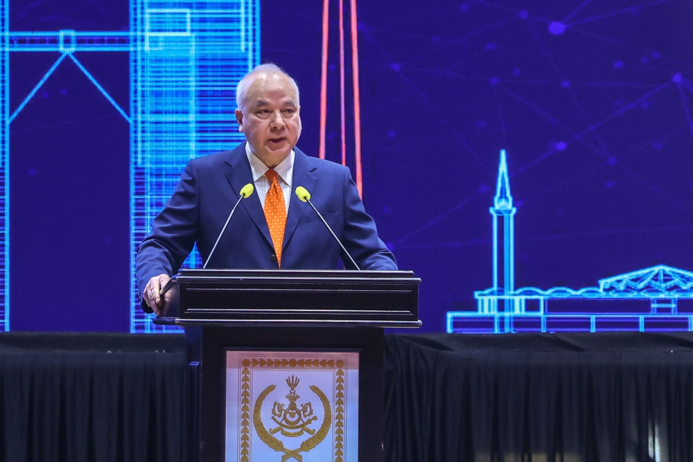 Sultan of Perak, Sultan Nazrin Muizzuddin Shah delivers his royal keynote address during the Putrajaya Forum 2026 at MITEC in Kuala Lumpur on April 21, 2026. — Picture by Yusof Isa
