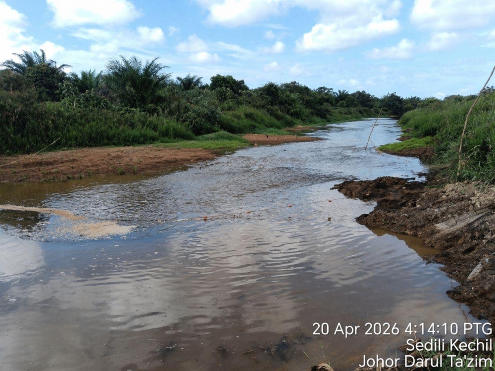 Khaled Nordin: Desalination plant, cloud seeding deployed as water crisis hits 4,000 in Kota Tinggi