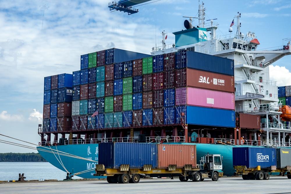 Fake import racket: Company boss held in MACC Port Klang sweep, RM160m accounts frozen over RM1.5b Customs loss