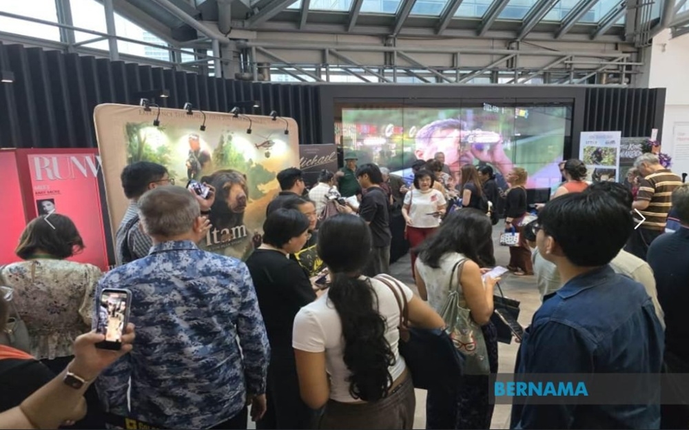The premiere, held in conjunction with Earth Day 2026 yesterday, also underscores Singapore’s role as a vital gateway for Sabah. — Bernama pic