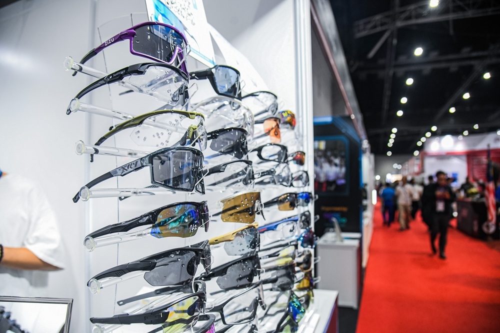 Military eyewear from Taiwan, which QEF Design said was tested using fragment-simulating projectiles and actual shotguns fired from 20 yards (approximately 18m), on display at the exhibition. — Picture by Dhesegaan Bala Krishnan