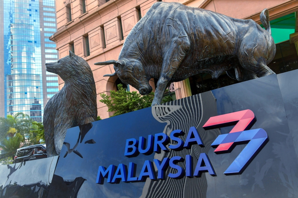 Bursa Malaysia defies Wall Street slump with early gains on heavyweight buying