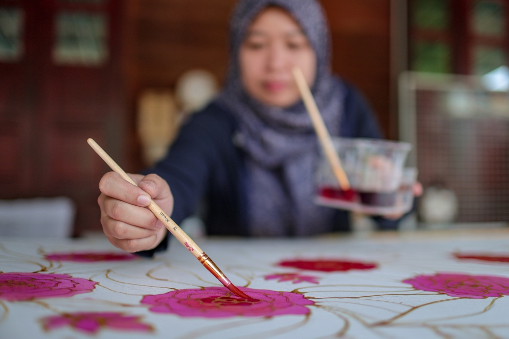 From pineapples to pepper: Mersing batik house draws tourists with Johor-inspired designs