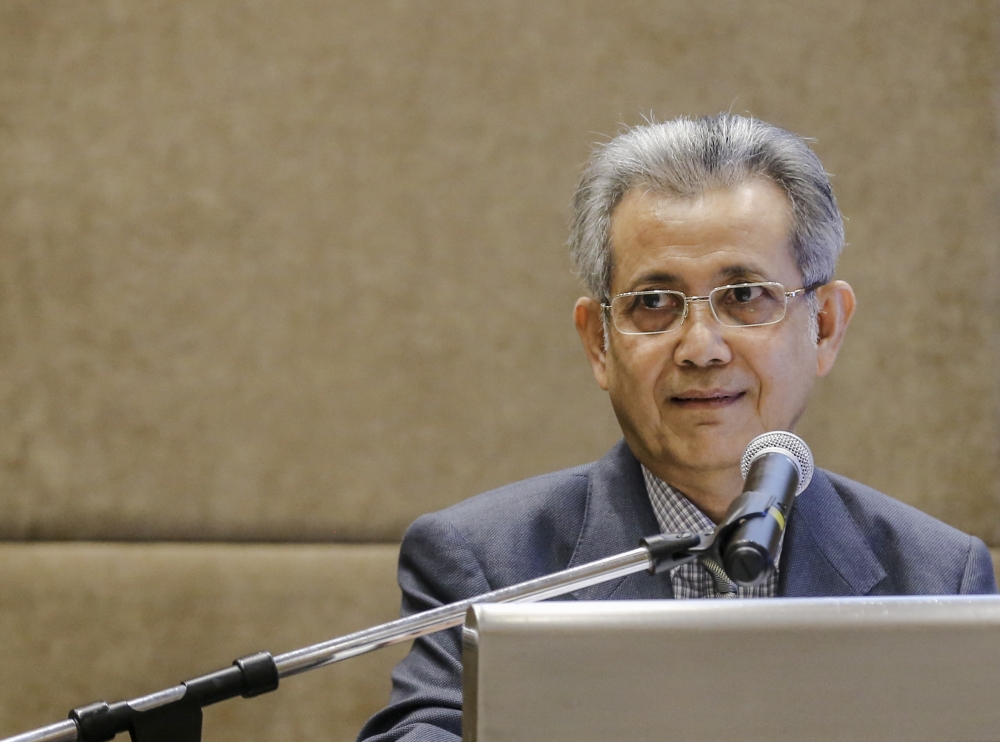 Retired Court of Appeal judge Datuk Seri Mohd Hishamudin Yunus said voting in the state legislative assembly is required by convention to decide if there was loss of majority support. — Picture by Firdaus Latif