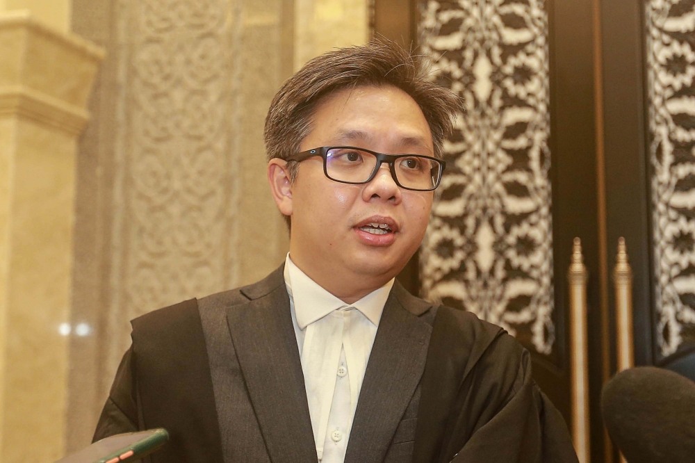 Lawyer New Sin Yew said voting in the DUN would be the ‘gold standard’ to show whether an MB no longer has majority support. — Picture by Sayuti Zainudin