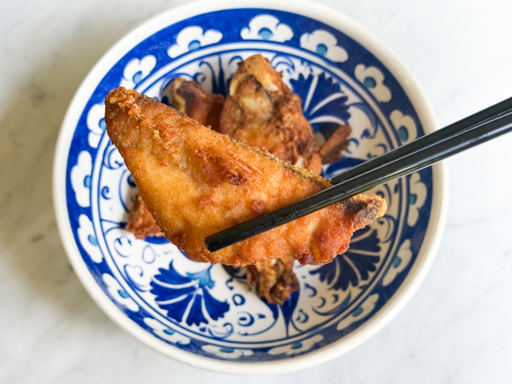 Each piece of deep-fried fish is executed perfectly here. — Picture by Lee Khang Yi