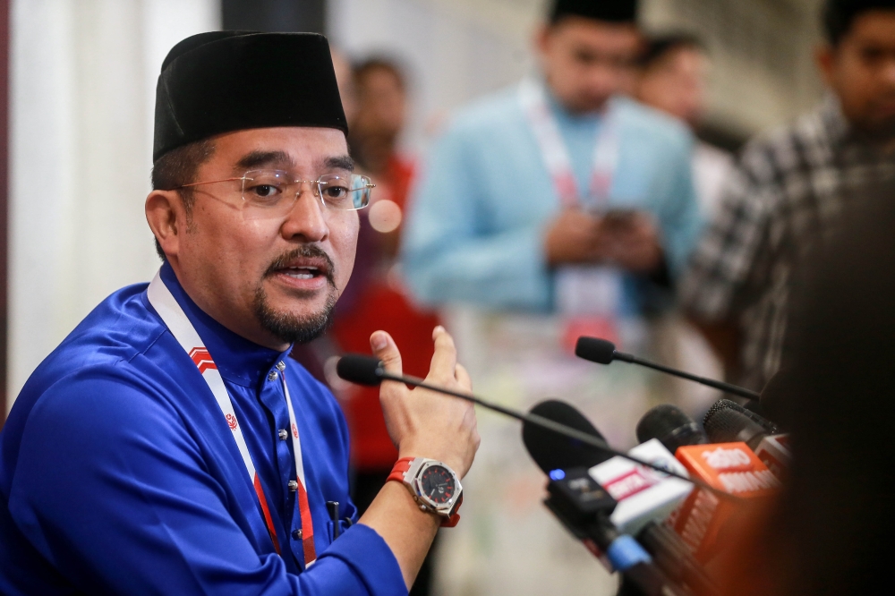N. Sembilan political impasse: Umno backs BN reps’ no-confidence in MB, calls for Pakatan talks
