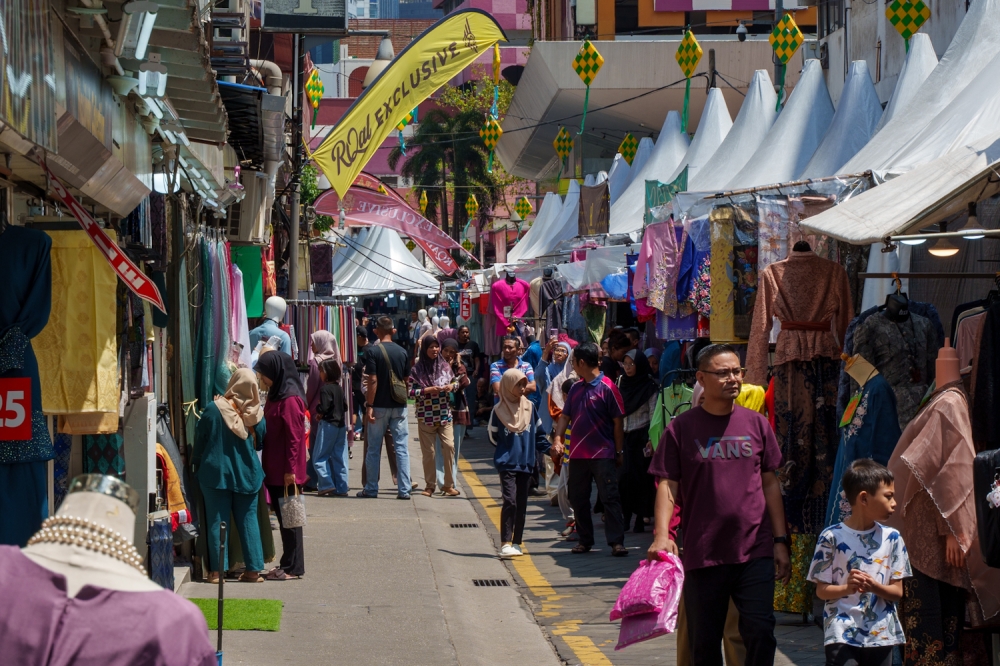 No splurges, no risks: Ipsos says Malaysians tighten wallets as inflation bites