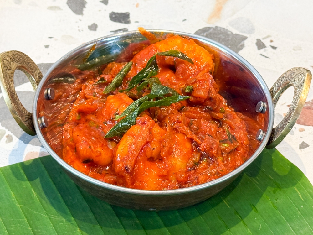 Prawn Varuval from the ‘à la carte’ menu features juicy prawns paired with a mildly spicy tomato sauce. — Picture by Lee Khang Yi