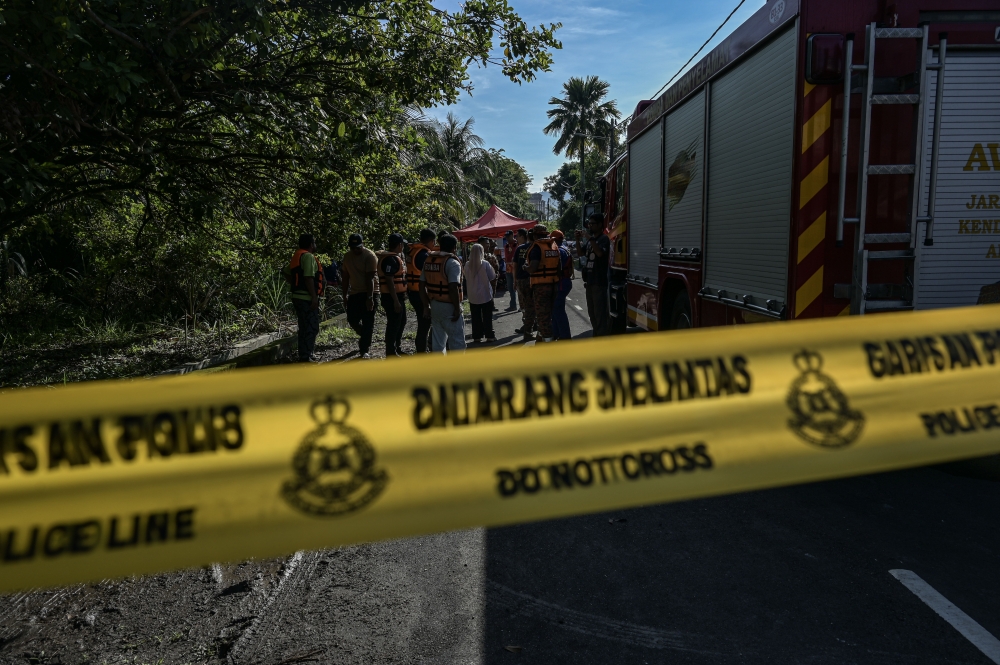 Day Two of a search and rescue for a nine-year-old girl who was swept away by strong currents in Bandar Mahkota Cheras, Selangor on May 1, 2026. — Bernama pic