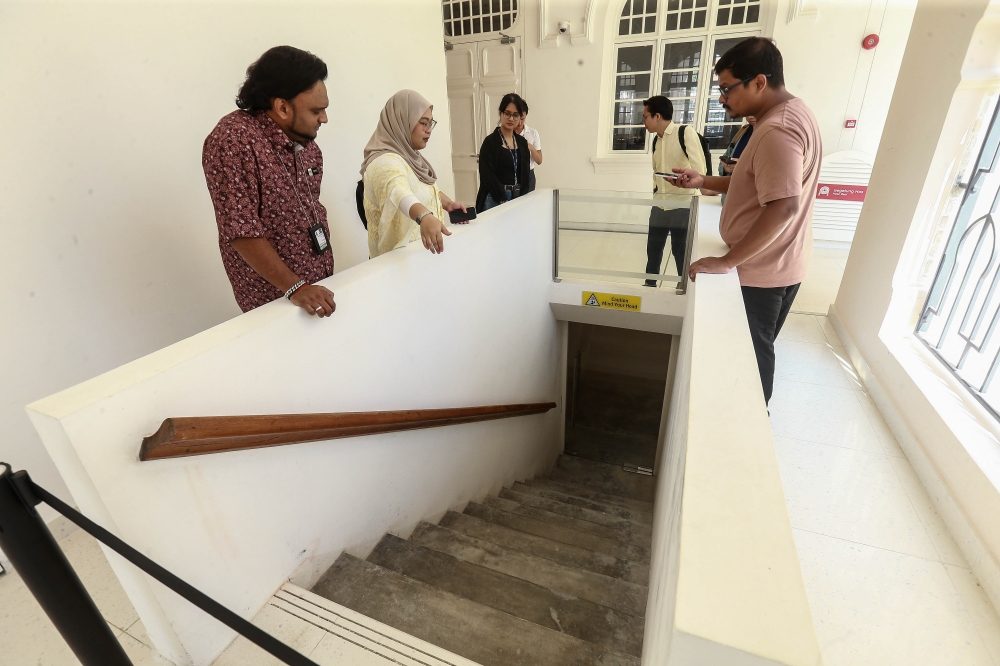 The underground tunnel leading to a former courtroom, now occupied by the Royal Selangor Gallery. — Picture by Sayuti Zainudin