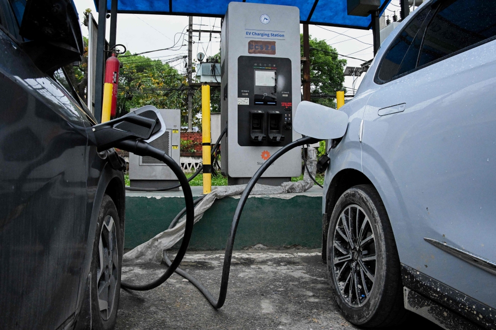 As global fuel markets reel from the Middle East war, motorists in Nepal are increasingly turning to electric vehicles, with high demand putting a strain on dealerships. — AFP pic