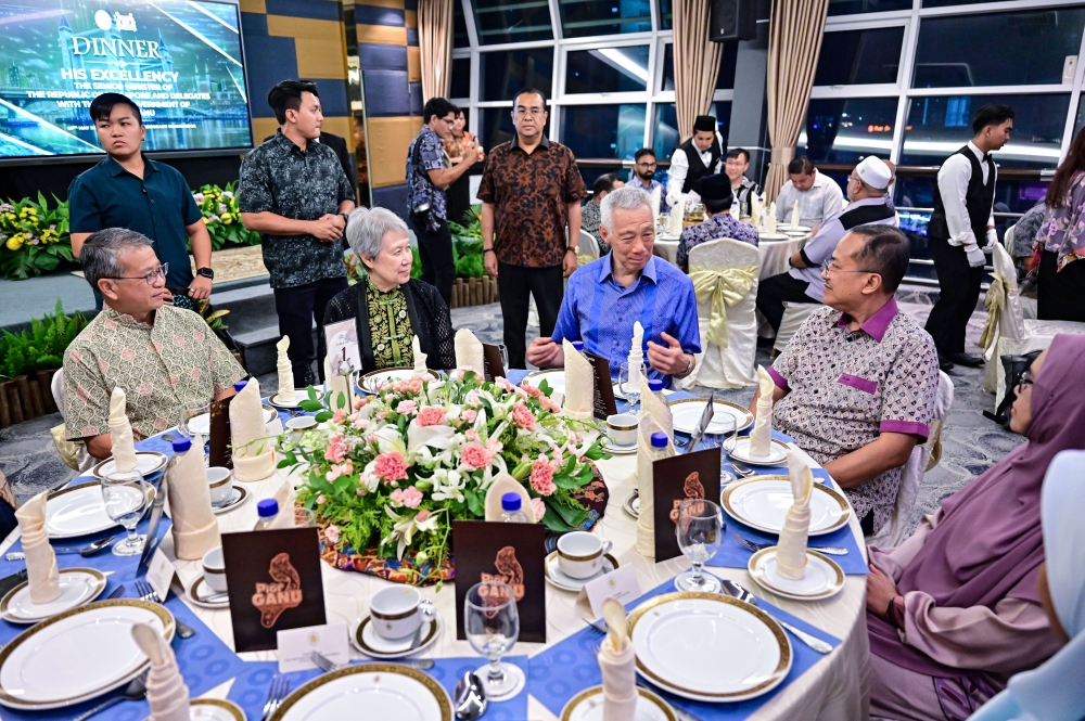 Singapore Senior Minister Lee Hsien Loong ends Malaysia visit with dinner hosted by Terengganu MB