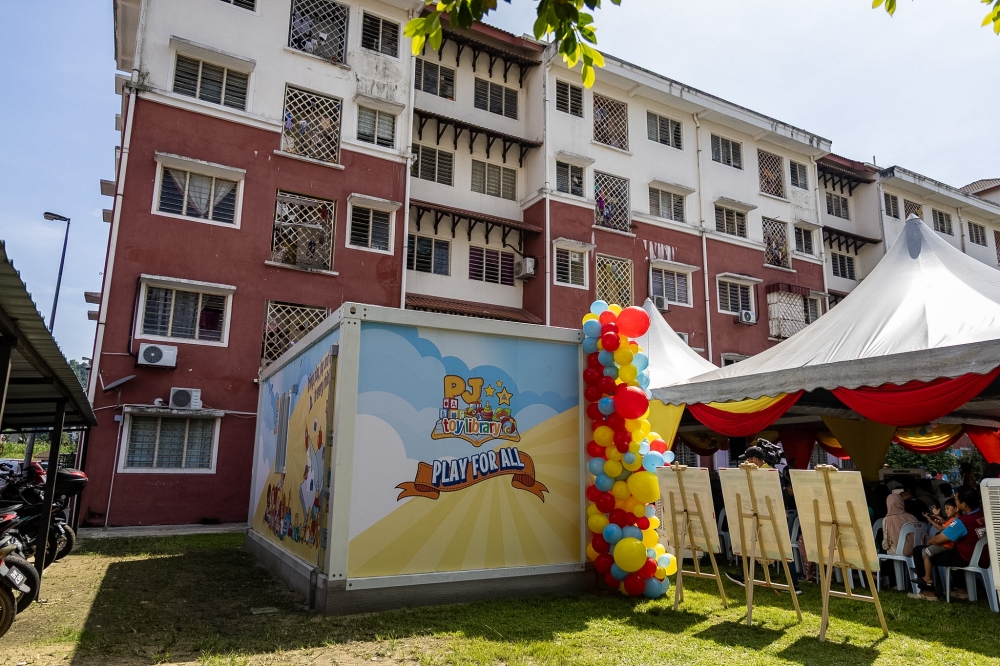 The toy library initiative provides children with an opportunity to collectively shape and mold their play space within their neighbourhood through community participation. 