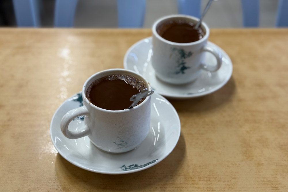 Extra ‘kaw kopi’ — Picture by CK Lim