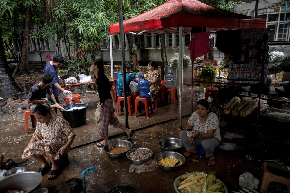 A medida que el conflicto se profundiza en el estado de Rakhine en Myanmar, los cocineros luchan por mantener vivas sus tradiciones alimentarias