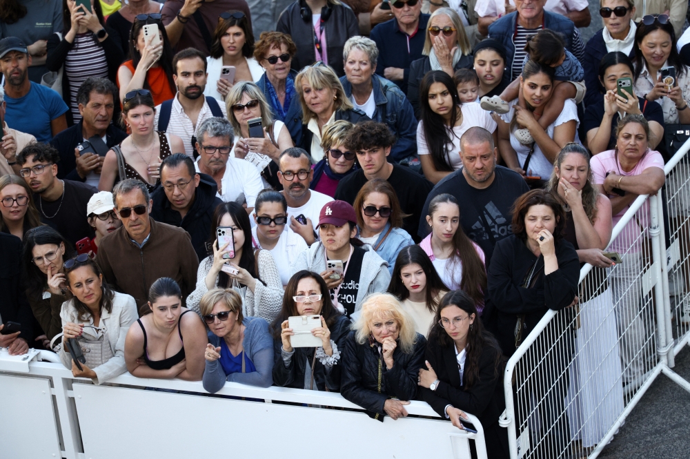 At Cannes, long ovations grab attention — but do they mean anything?
