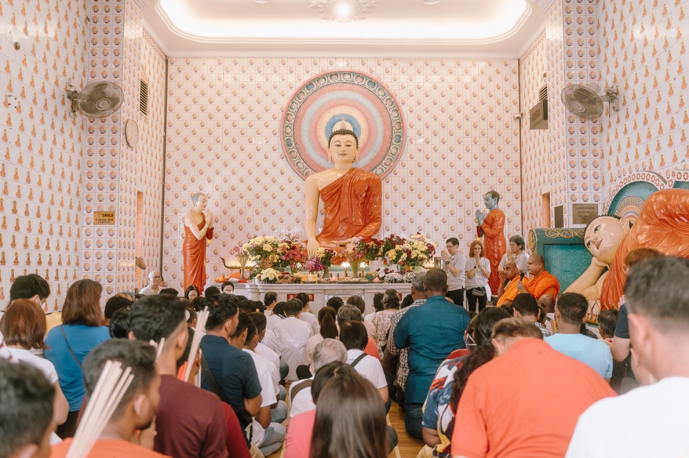 Wesak Day celebrations at the Buddhist Maha Vihara in Brickfields, Kuala Lumpur, May 12, 2025, where devotees gather to mark the birth, enlightenment, and death of Buddha. — Picture by Raymond Manuel