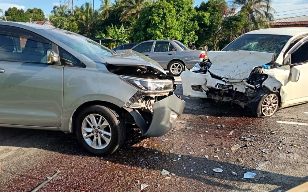Firefighters confirm two killed, one injured in Perak crash between Innova and Myvi near Bagan Serai