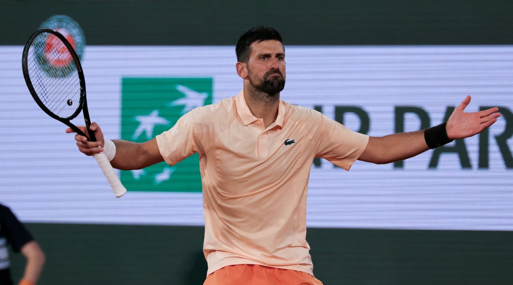Djokovic keeps 25th‑major bid alive with hard‑fought win in Roland Garros opener as Zverev strolls