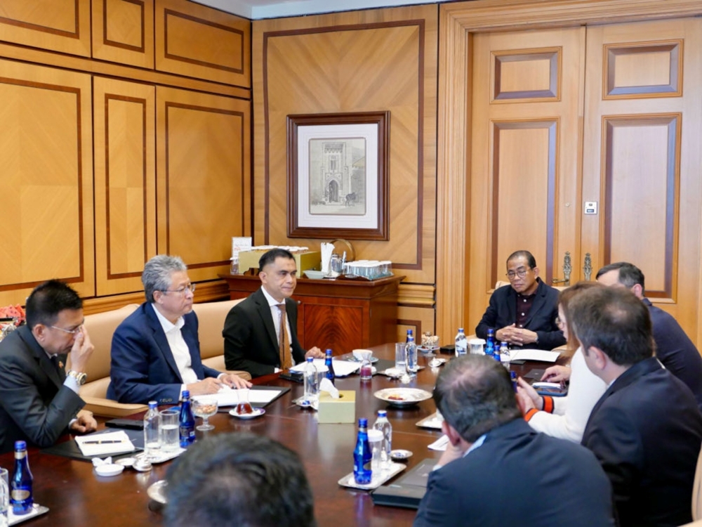 Defence Minister Datuk Seri Mohamed Khaled Nordin during a meeting with Otokar in Turkiye. — Picture courtesy of Defence Ministry