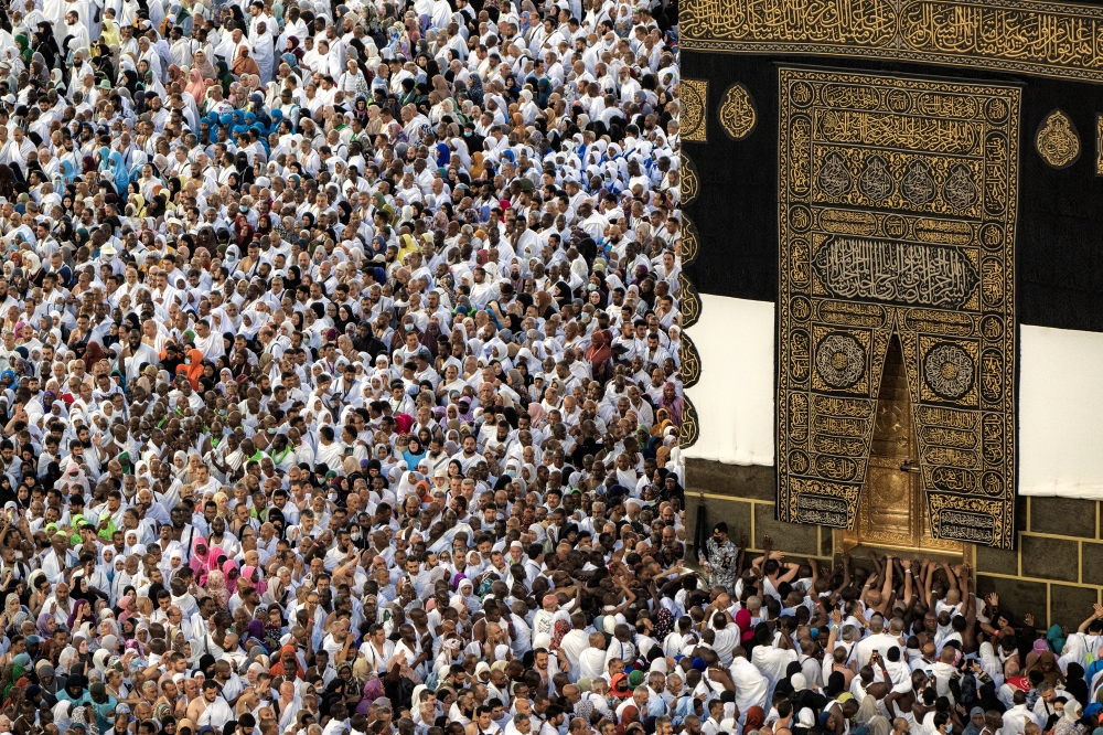 Haj pilgrims from Malaysia head to Arafah, 31,600 prepare for wukuf ritual tomorrow