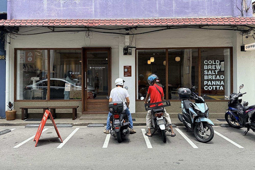 The café has an unassuming, ‘just drop by’ atmosphere. — Picture by CK Lim 