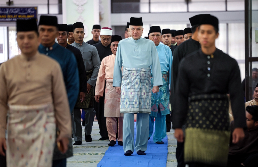 Muslims nationwide mark Aidiladha with prayers, royal attendance across states
